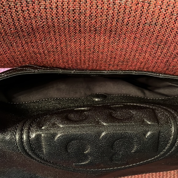 Tory Burch Leather Quilted Textured Bag - Picture 5 of 9